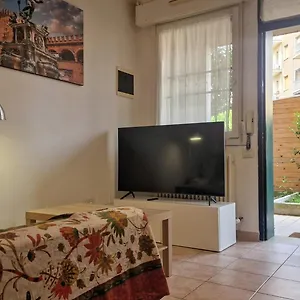 https://fiorilli-house-fair-district-private-parking.emilia-romagnahotels.net